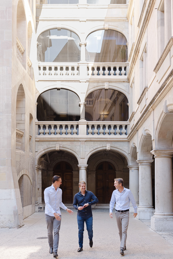 Portrait de collègues de travail réalisé lors d'une séance de photo 