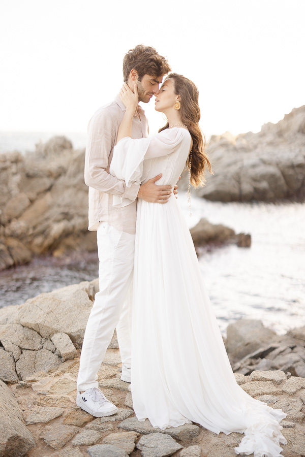 Portrait of a couple during a photo shoot in Geneva, by Mathilde Ballet
